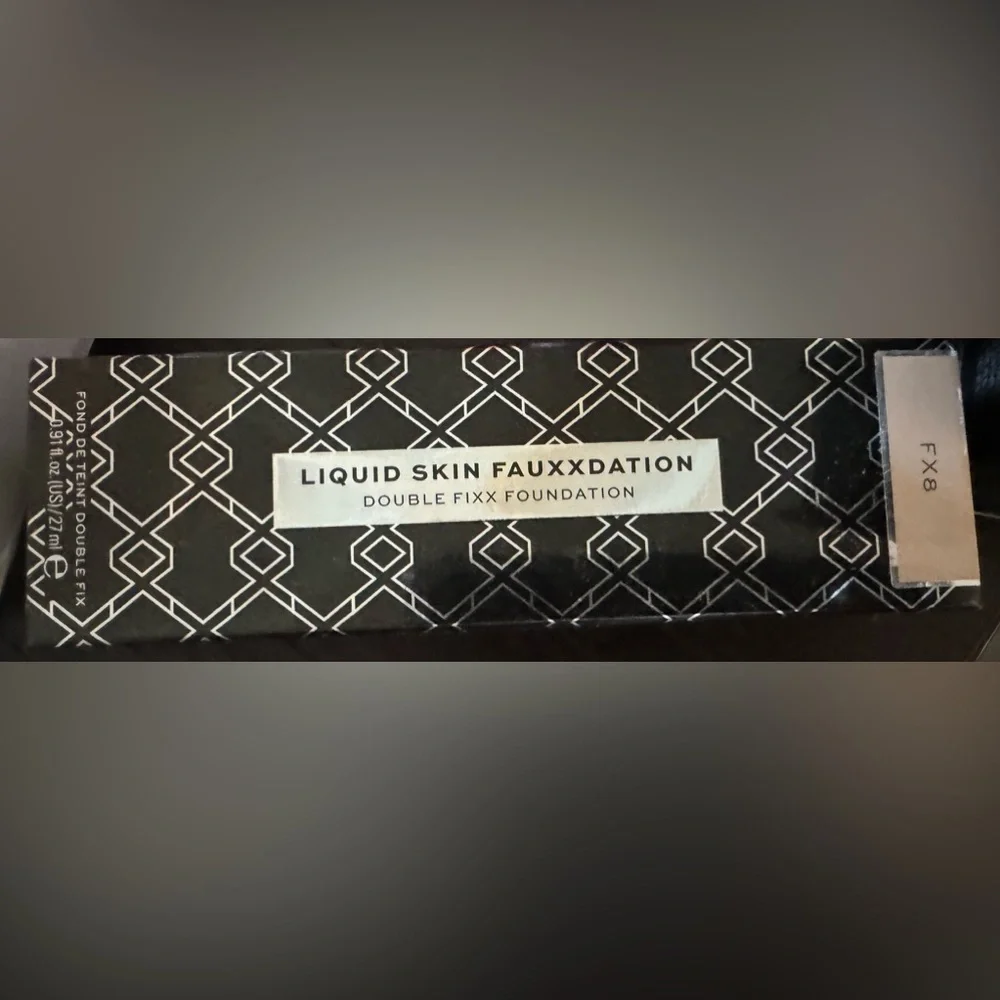 Makeup Revolution, Conceal & Hydrate, Foundation, FX8